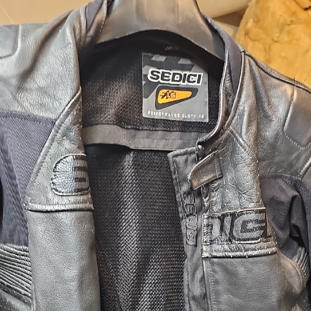 Sedici Black Leather Jacket